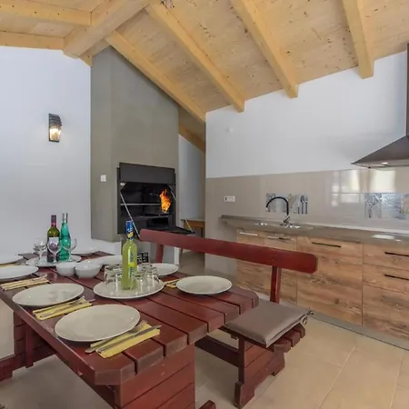 Apartamento In Pjescana Uvala Mit Gemeinschaftspool