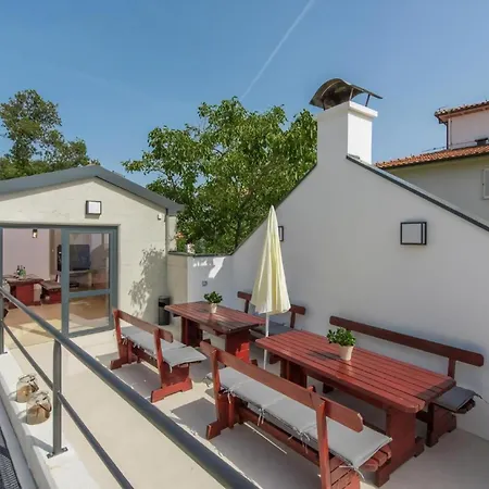 Apartamento In Pjescana Uvala Mit Gemeinschaftspool *