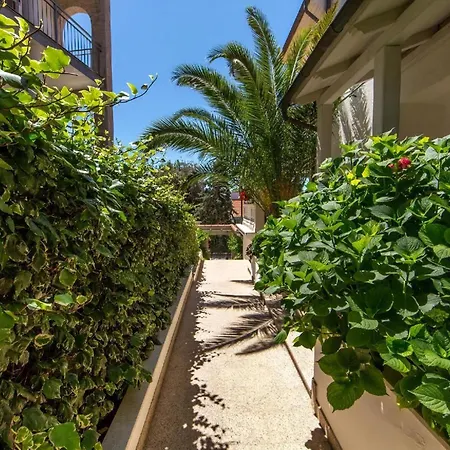 Apartamento In Pjescana Uvala Mit Gemeinschaftspool *